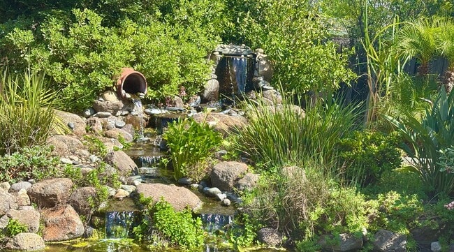 Building Photo - Breath-Taking 4/3. Backyard Oasis w/4 Car Garage!  Please read ad for viewings!