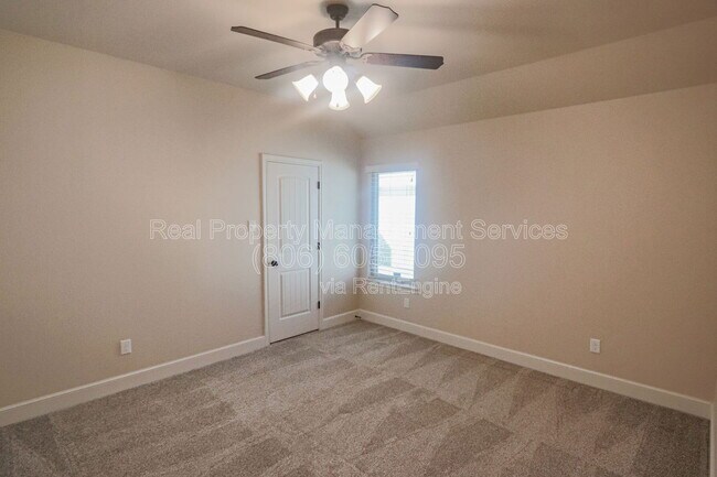 Building Photo - 9604 Justice Ave