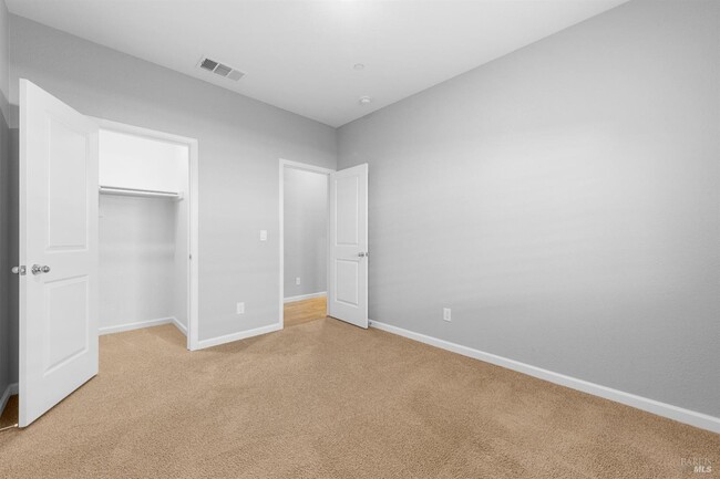 Building Photo - 655 Honey Bee Rd