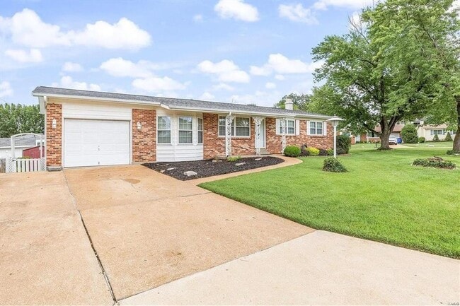 Building Photo - 9511 Antigo Dr