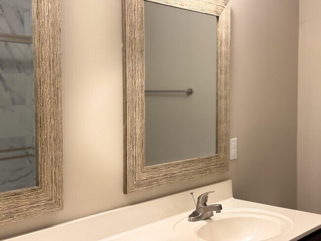 Building Photo - 301 Macarthur Dr