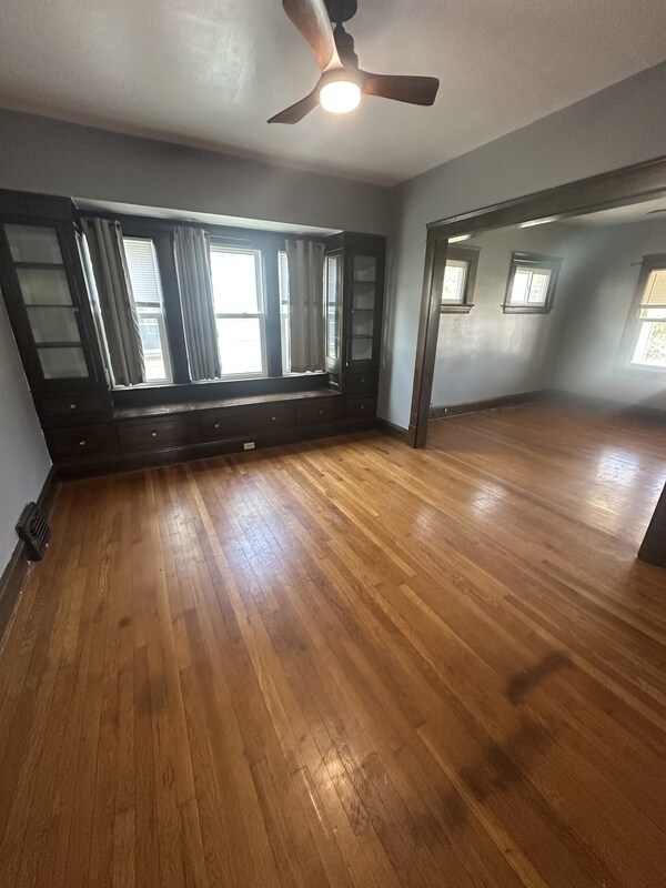 Building Photo - 9611 Larnder Ave
