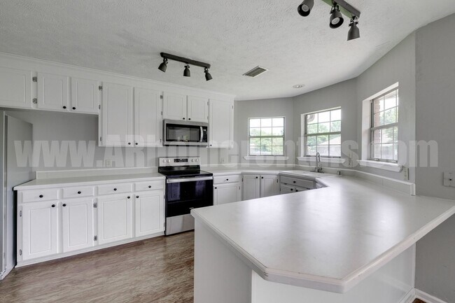 Building Photo - 2765 Archer Ln