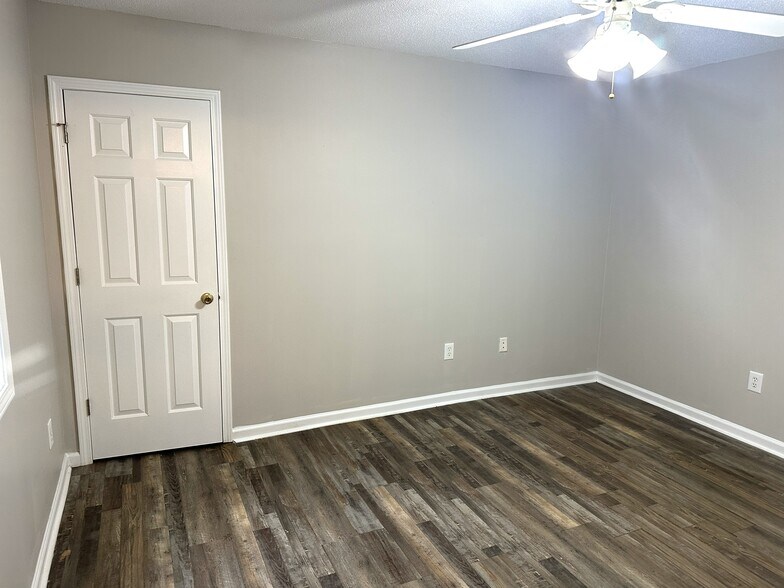 Building Photo - 178 Beaver Pond Loop