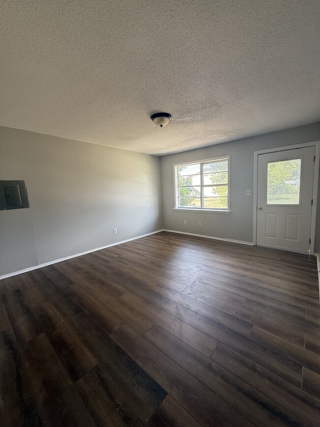 Building Photo - 114 Jelk St