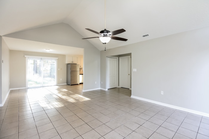 Building Photo - 107 Bridge Creek Dr