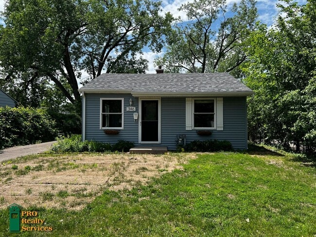 Building Photo - 3 Bedroom Bungalow in St. Louis Park