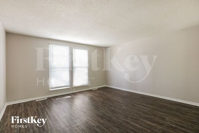 Building Photo - 1605 S Kiowa Dr