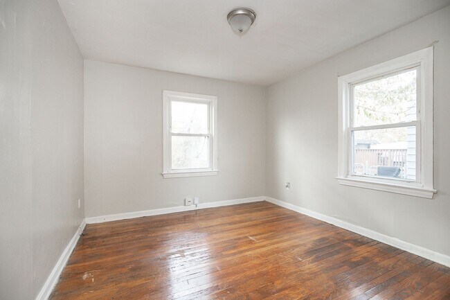 Building Photo - NEWLY RENOVATED! 3 BED, 1 BATH BEAUTIFUL  SINGLE-FAMILY HOME IN CLEVELAND!
