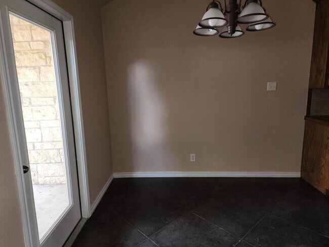 Building Photo - 501 Straws Mill Rd