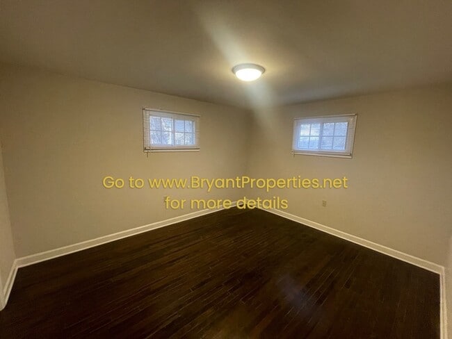 Building Photo - Single Family