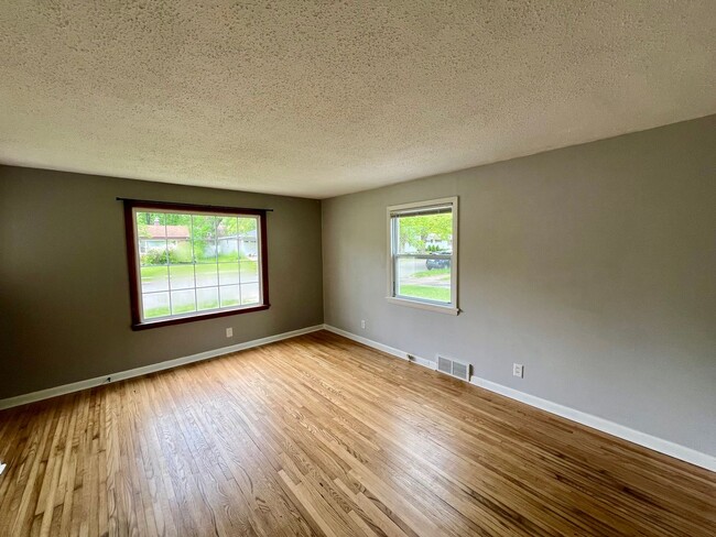 Building Photo - 2 bed 1 bath single family home in Wausau