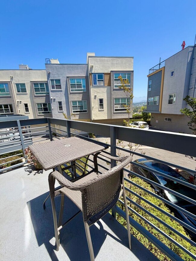 Building Photo - Furnished 3-BR/3-BA Townhouse w/ Giant Roof deck, 2-Car Garage, EV Hookup