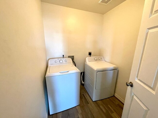 Building Photo - Beautiful 2020 Built- 4 Bedroom Home with 2 Car Garage!