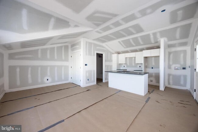 Building Photo - 453 E Franklin St