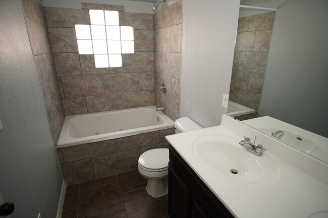 Building Photo - 14221 Peyton Edwards Ave