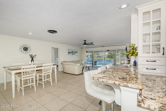 Building Photo - 426 S Neptune Dr