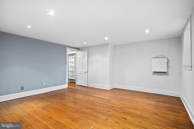 Building Photo - 1008 Spruce St