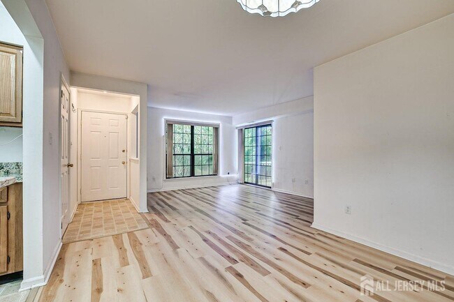 Building Photo - 5001 Stonehedge Rd