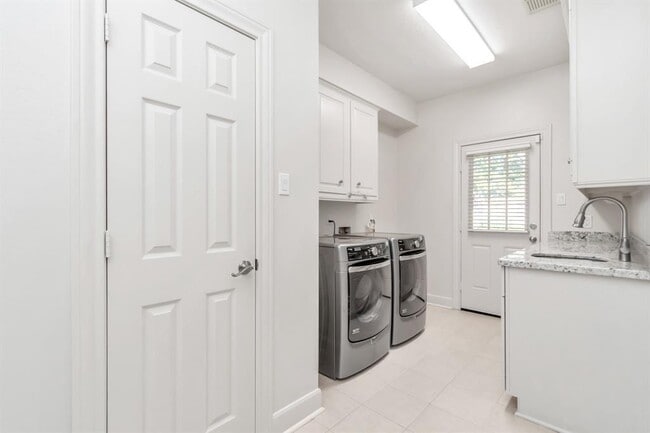 Building Photo - 13402 Sweet Surrender Ct