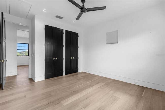 Building Photo - 1814 Barker Dr