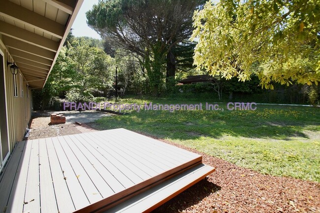 Building Photo - Beautifully Remodeled Corte Madera Home!