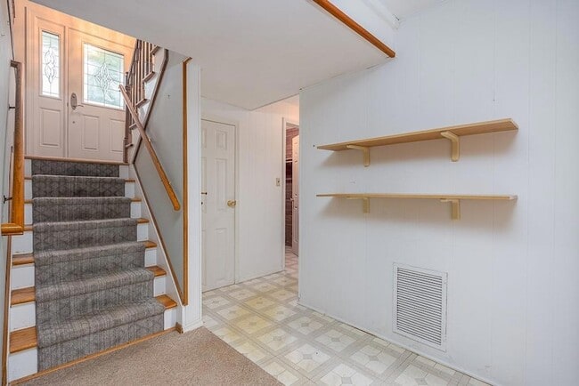 Building Photo - 12 Gerken Dr