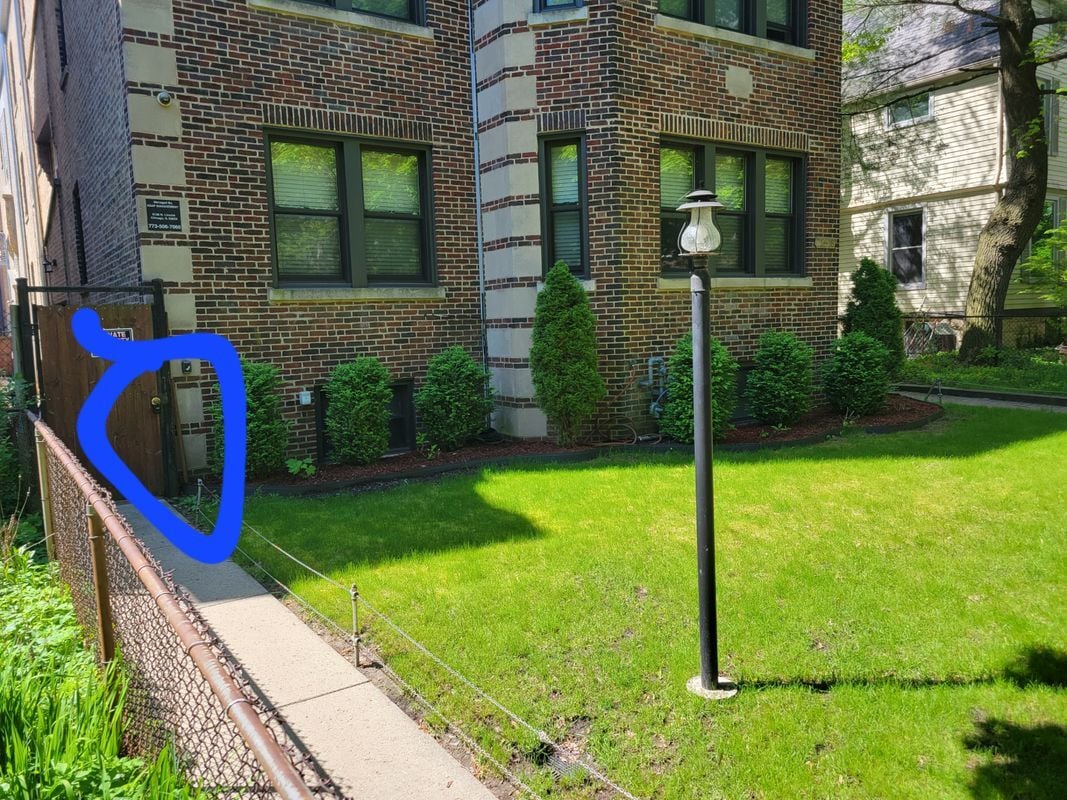 Building Photo - 716 Reba Pl