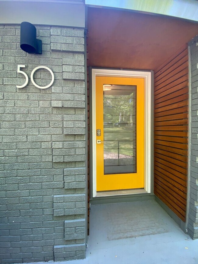 Building Photo - East AVL - Mid Century Modern Beauty in Bo...