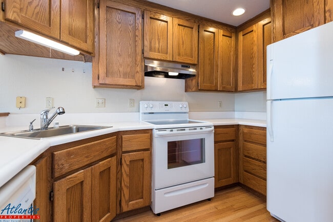 Building Photo - Beautiful Scotts Valley Townhouse | Great ...