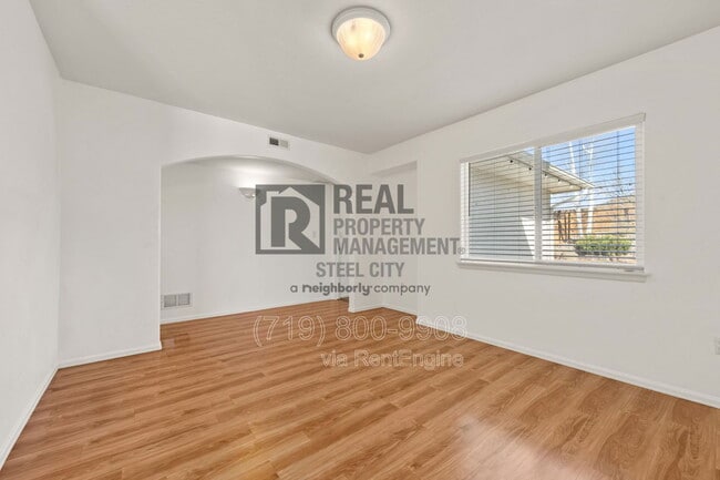 Building Photo - 842 Edna Way