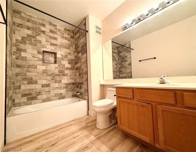 Building Photo - 9901 Trailwood Dr