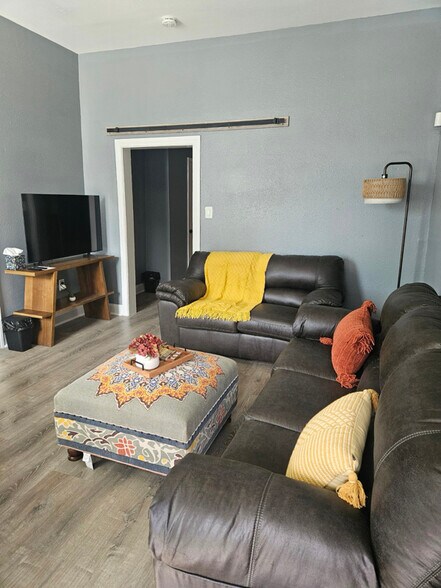 Building Photo - 910 N Rocheblave St