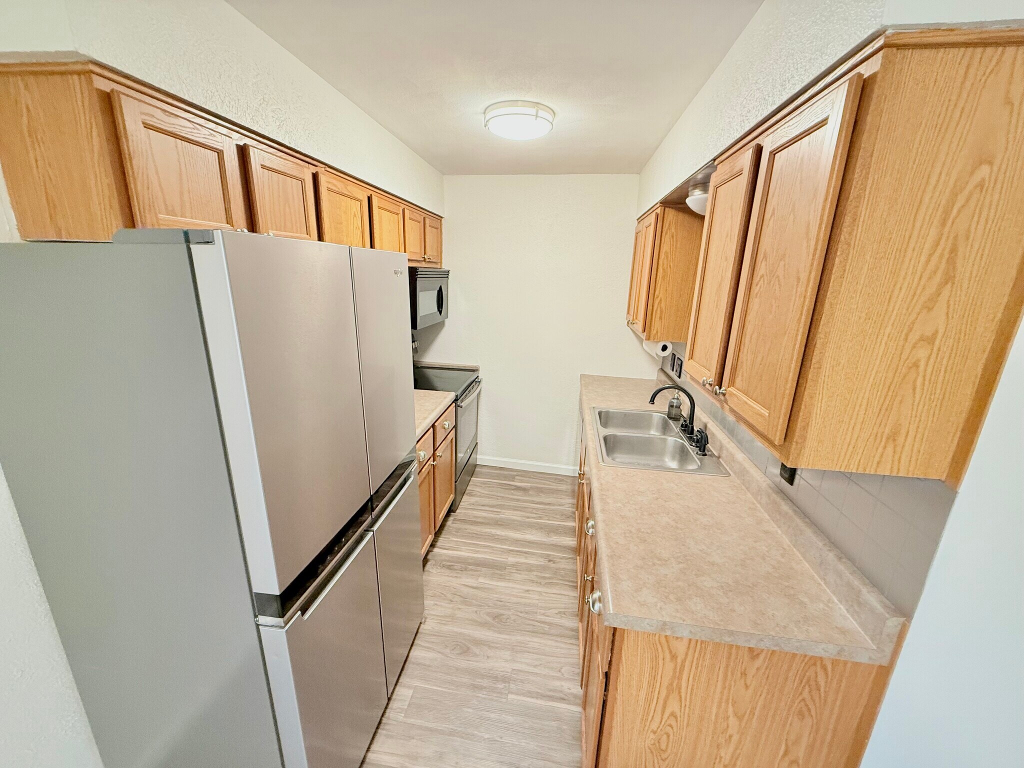 Building Photo - 1936 Canterbury Dr