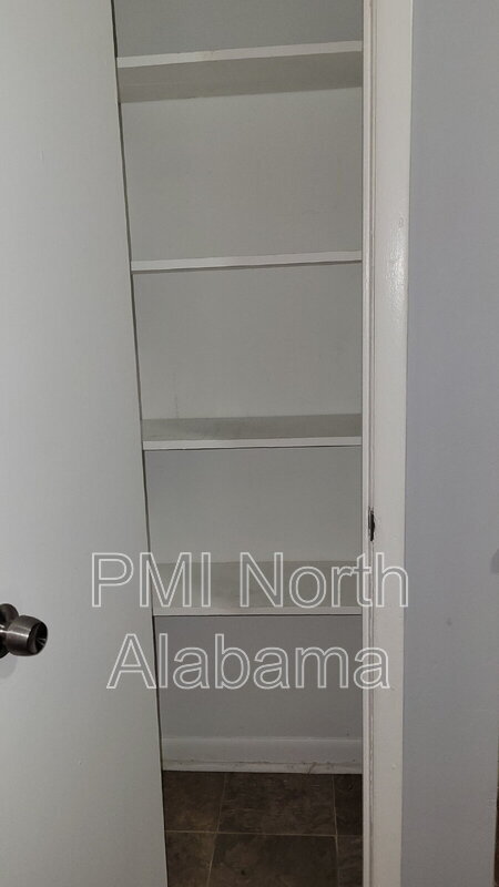 Building Photo - 1221 Grant St SE