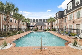Building Photo - 355 N Post Oak Ln