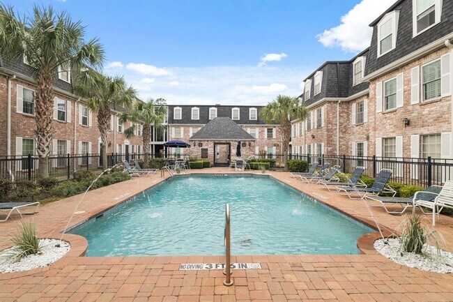 Primary Photo - 355 N Post Oak Ln