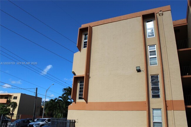 Building Photo - 6780 W 2nd Ct