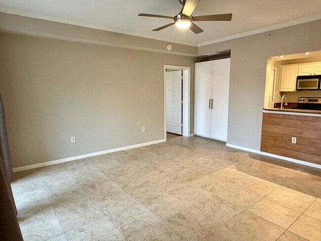 Building Photo - 12965 Positano Cir