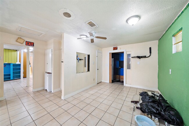 Building Photo - 5639 Overdale St