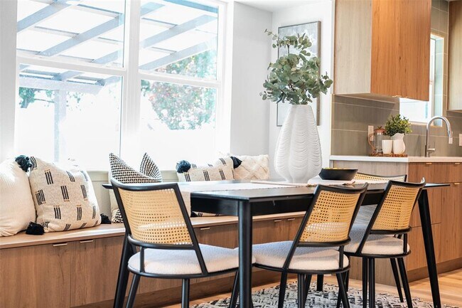 Building Photo - 4605 Beaver Creek Dr