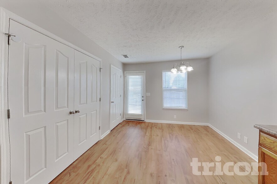 Building Photo - 1258 Tiree Dr