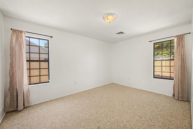 Building Photo - 4812 E Gary St