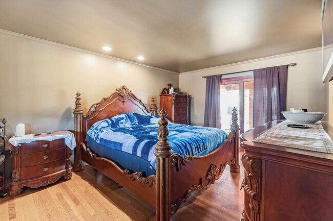 Building Photo - 9270 Linda Vista Ln
