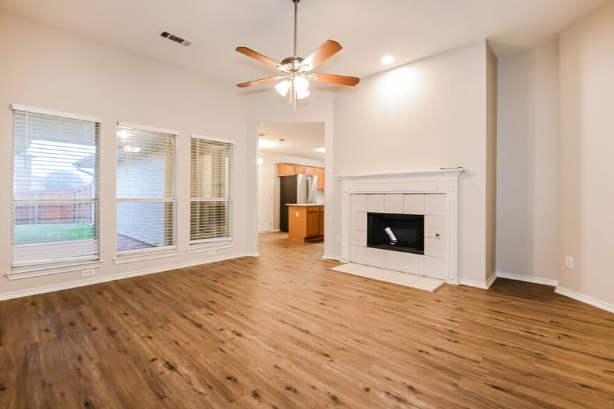 Building Photo - 1308 Doris Dr