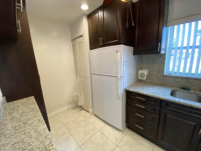 Building Photo - 138 Lake Frances Dr