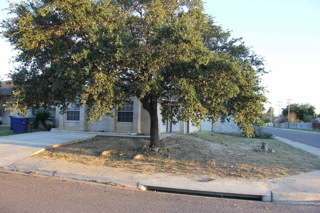 Building Photo - 1801 Denmark Ln