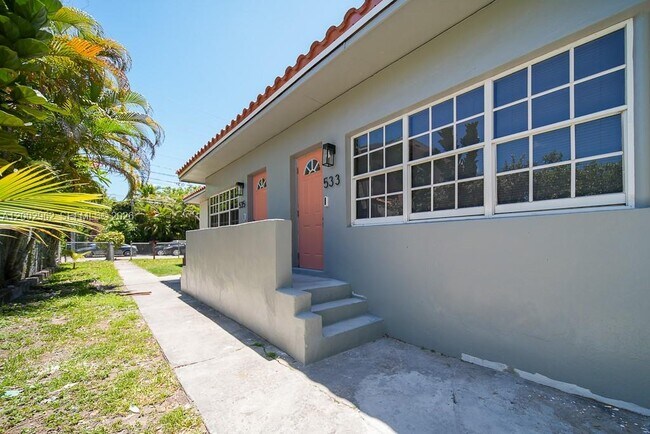 Building Photo - 533 NE 67th St