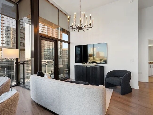 Building Photo - 1212 Demonbreun St