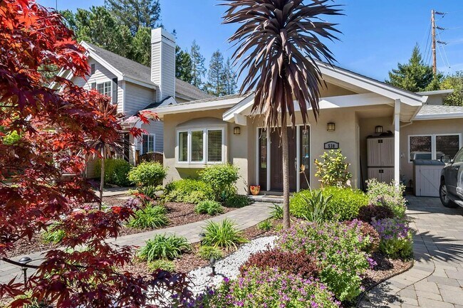 Building Photo - 530 Irven Ct